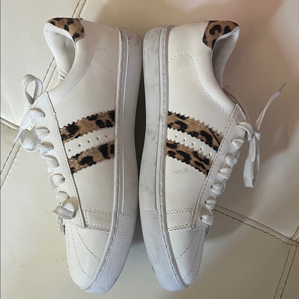 Leopard Accent White Sneakers - Picture 3 of 7